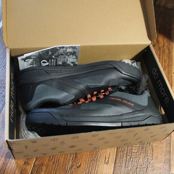 NIB Pearl Izumi Canyon Men\'s Mountain Bike Shoes, Size 9 (43 EU)